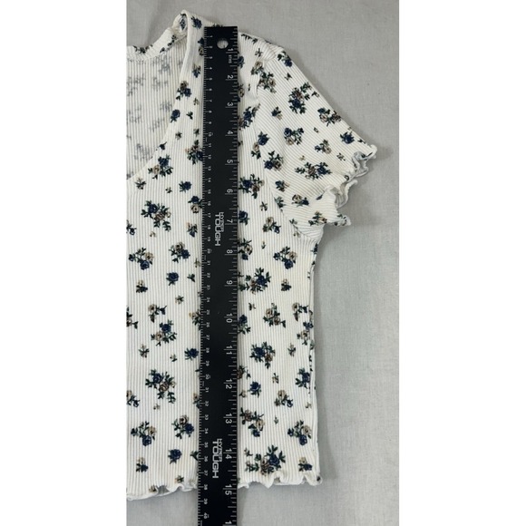 Cream & Floral Ribbed Knit Button Cropped Cap Sleeves Top Women's Sz M - Picture 6 of 6